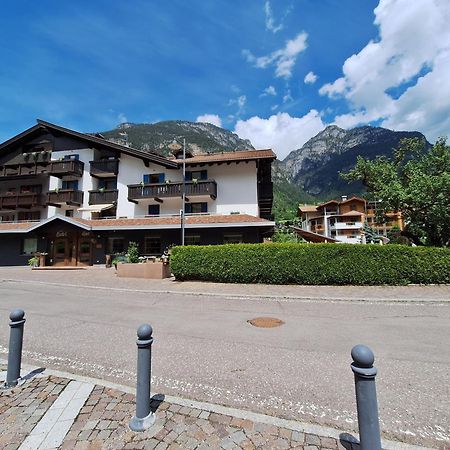 Hotel Nele Ziano di Fiemme Eksteriør billede