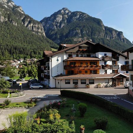 Hotel Nele Ziano di Fiemme Eksteriør billede