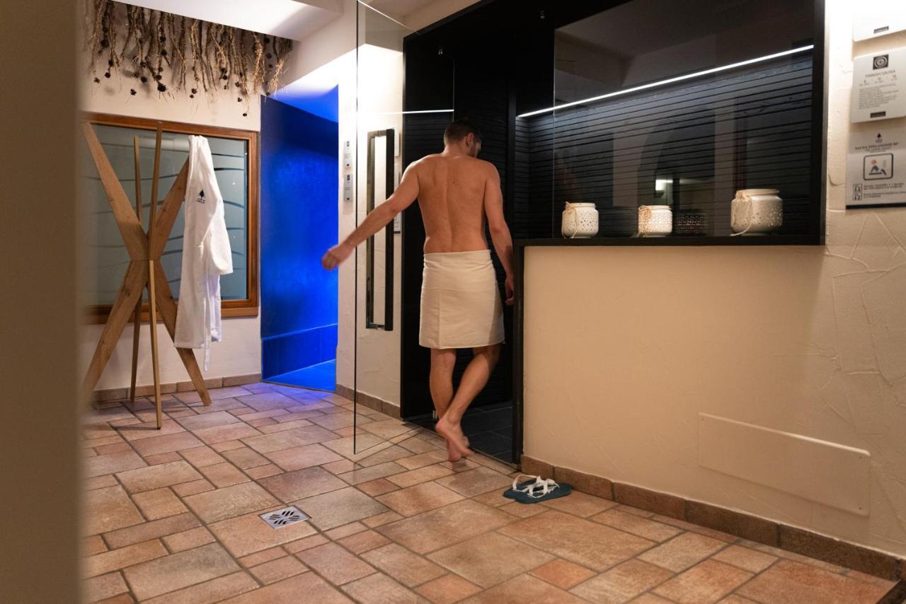 Hotel Nele Ziano di Fiemme Eksteriør billede
