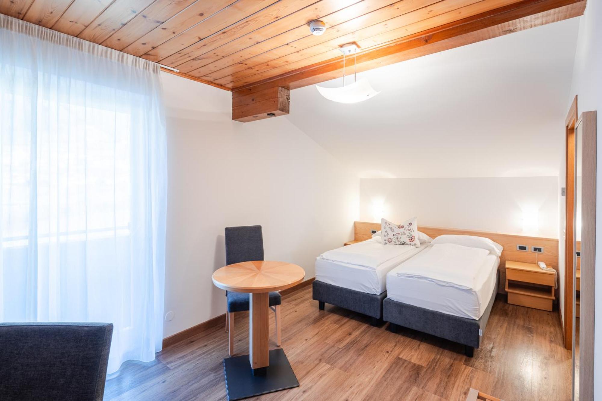 Hotel Nele Ziano di Fiemme Eksteriør billede