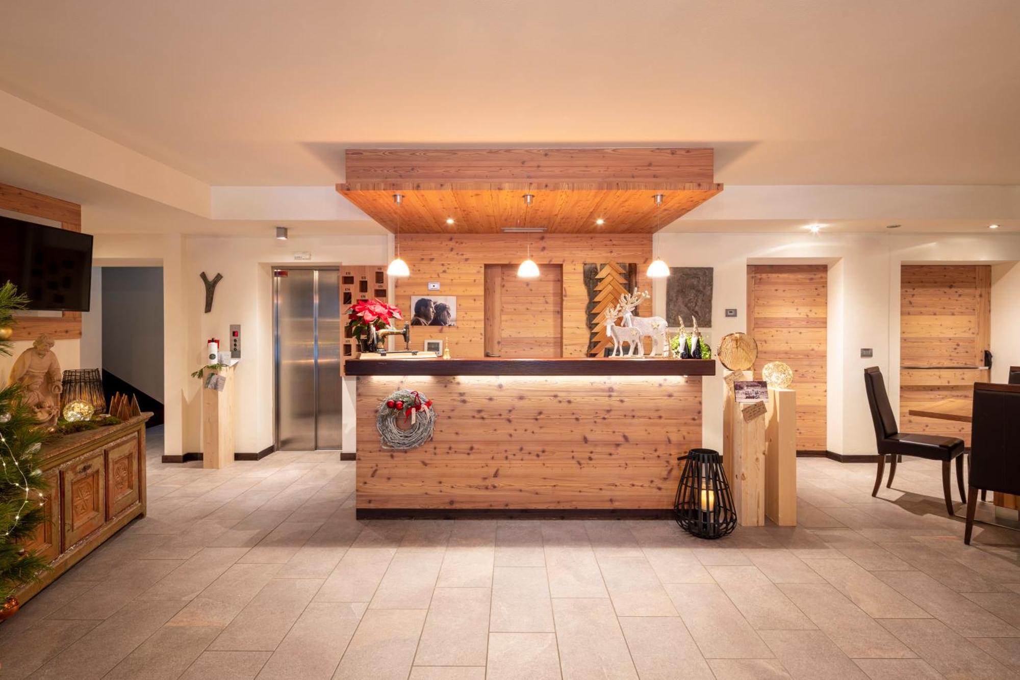 Hotel Nele Ziano di Fiemme Eksteriør billede