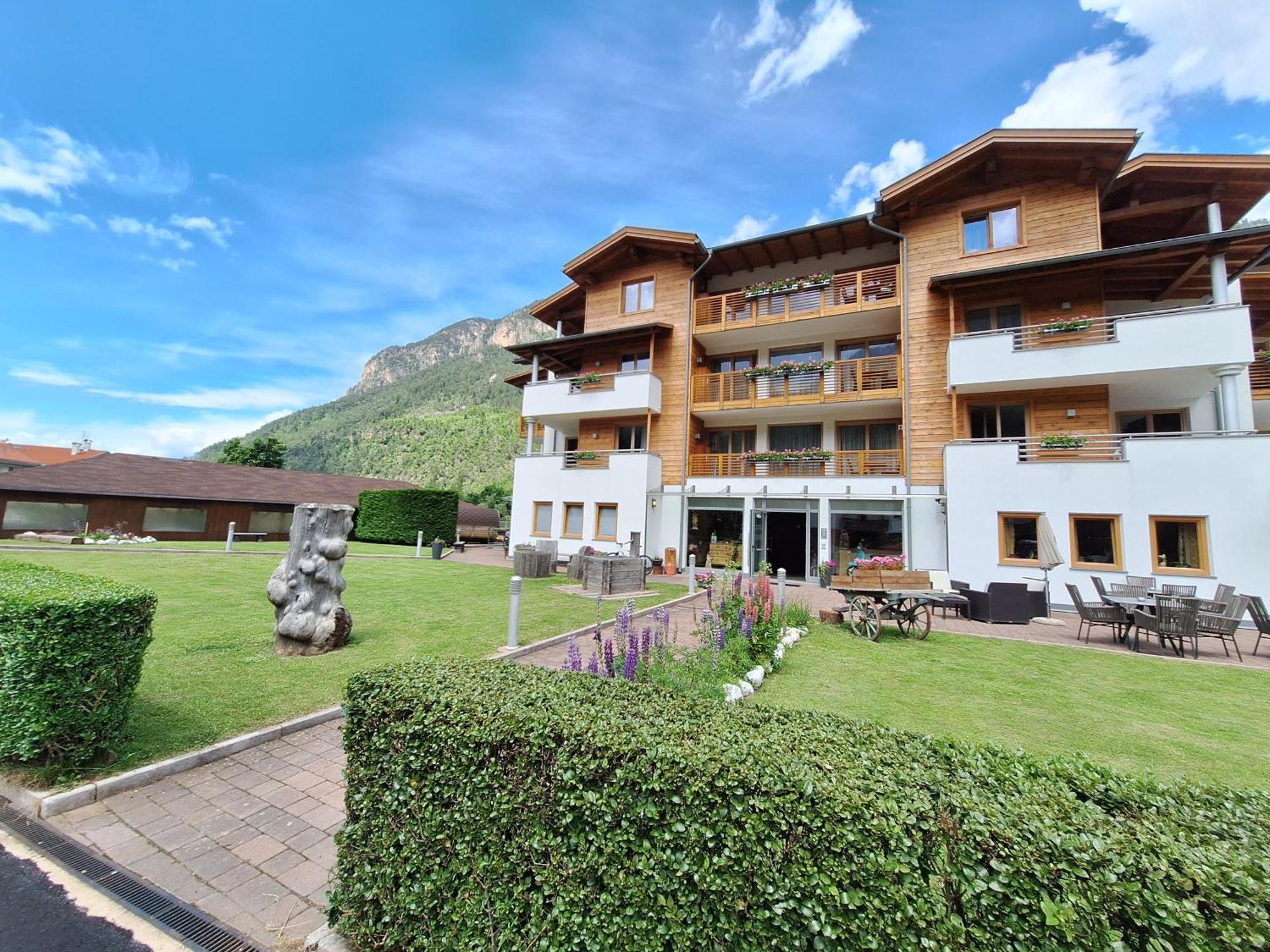 Hotel Nele Ziano di Fiemme Eksteriør billede