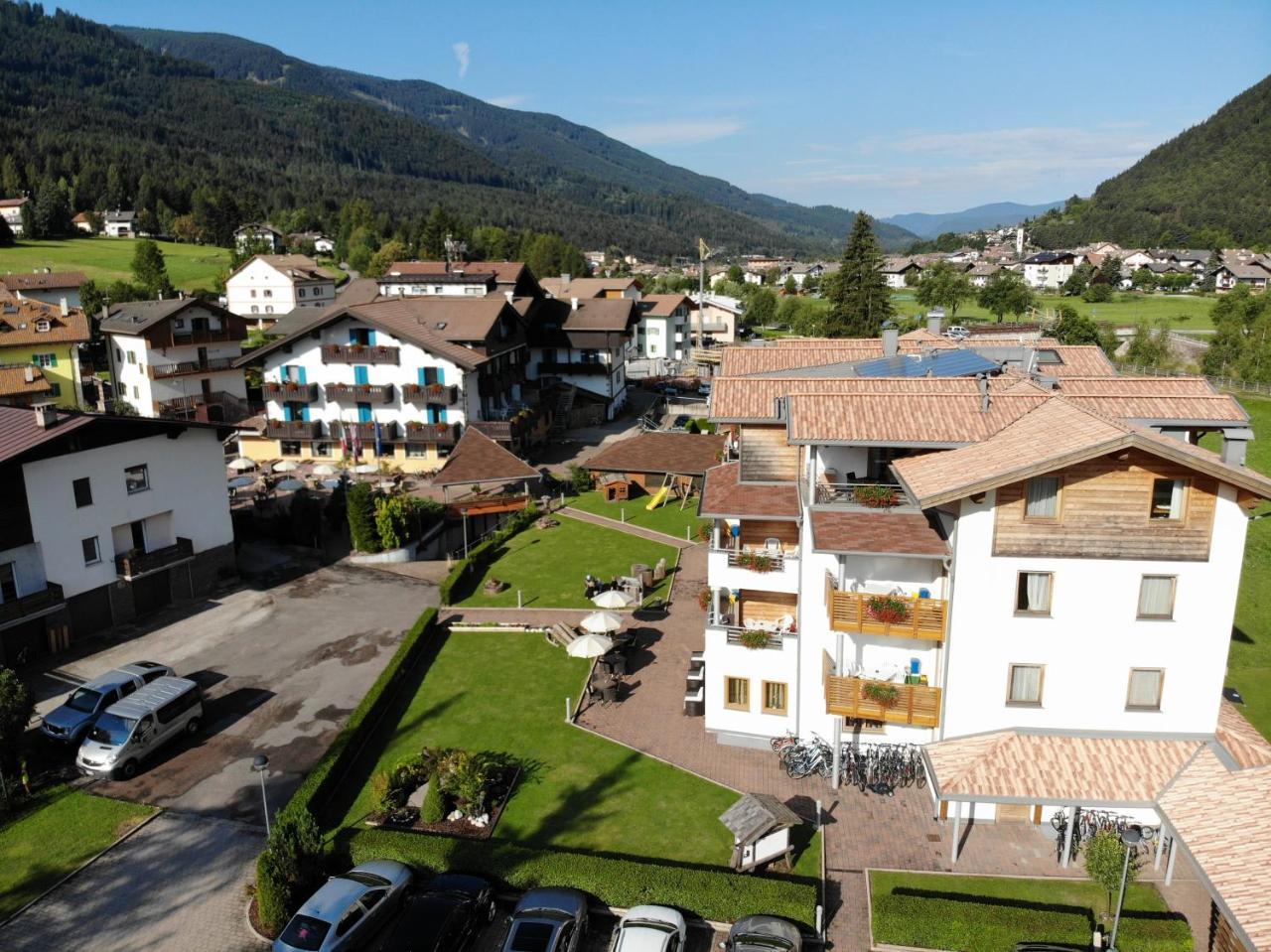 Hotel Nele Ziano di Fiemme Eksteriør billede